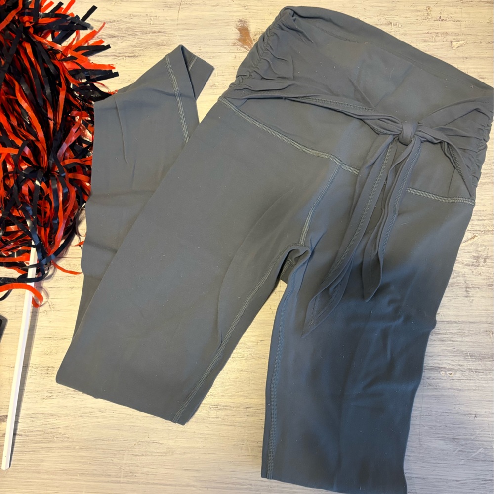 Lululemon align leggings in blue (sold out) size 2.